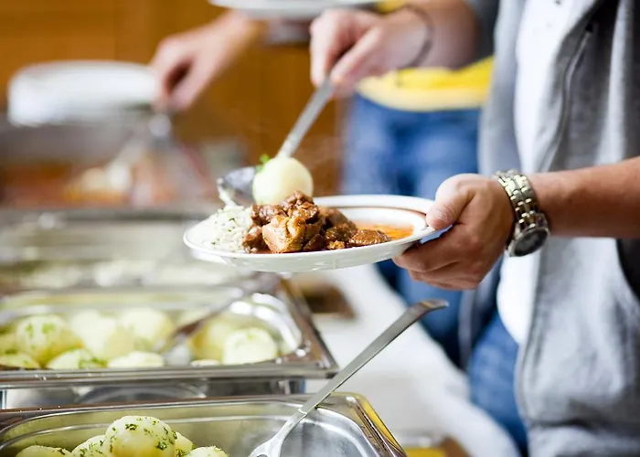 Kloster בית הארחה Esthal