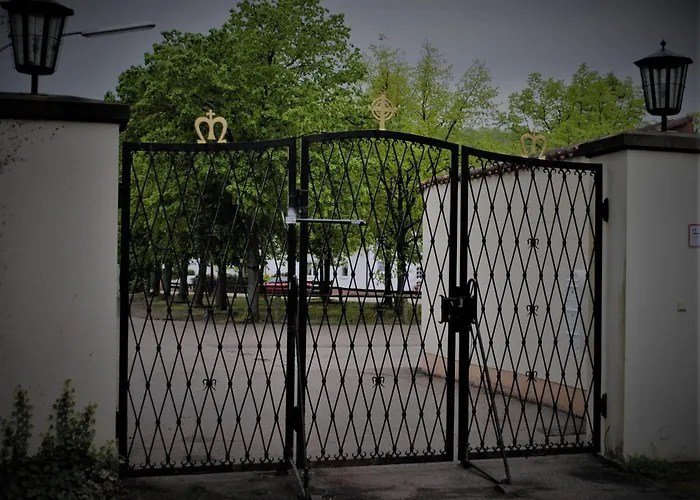 Kloster בית הארחה 2*